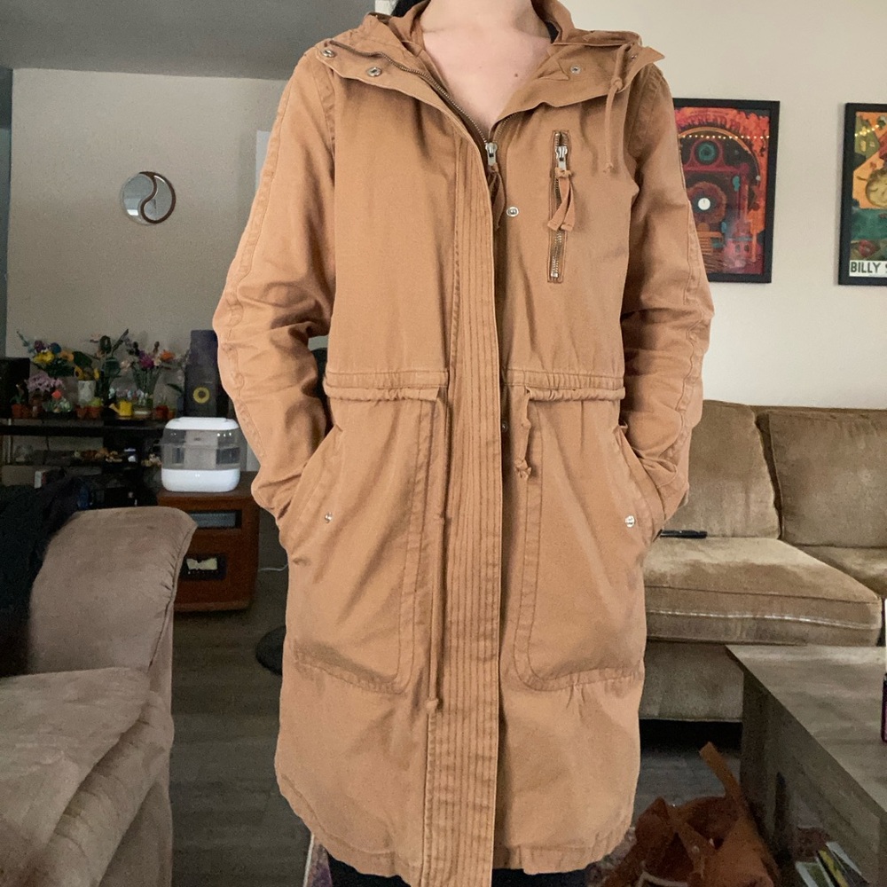 Sustainable brand United by Blue, size medium tan lightweight jacket. Like new